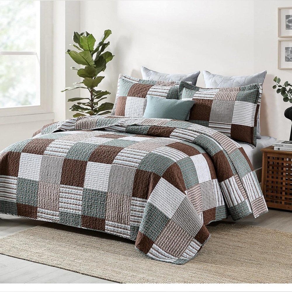 Patchwork Quilted Comforter Set in Brown, Sage & White